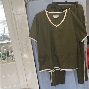 Olive Green Scrub Set with White Trim sizeXL by Natural Uniform